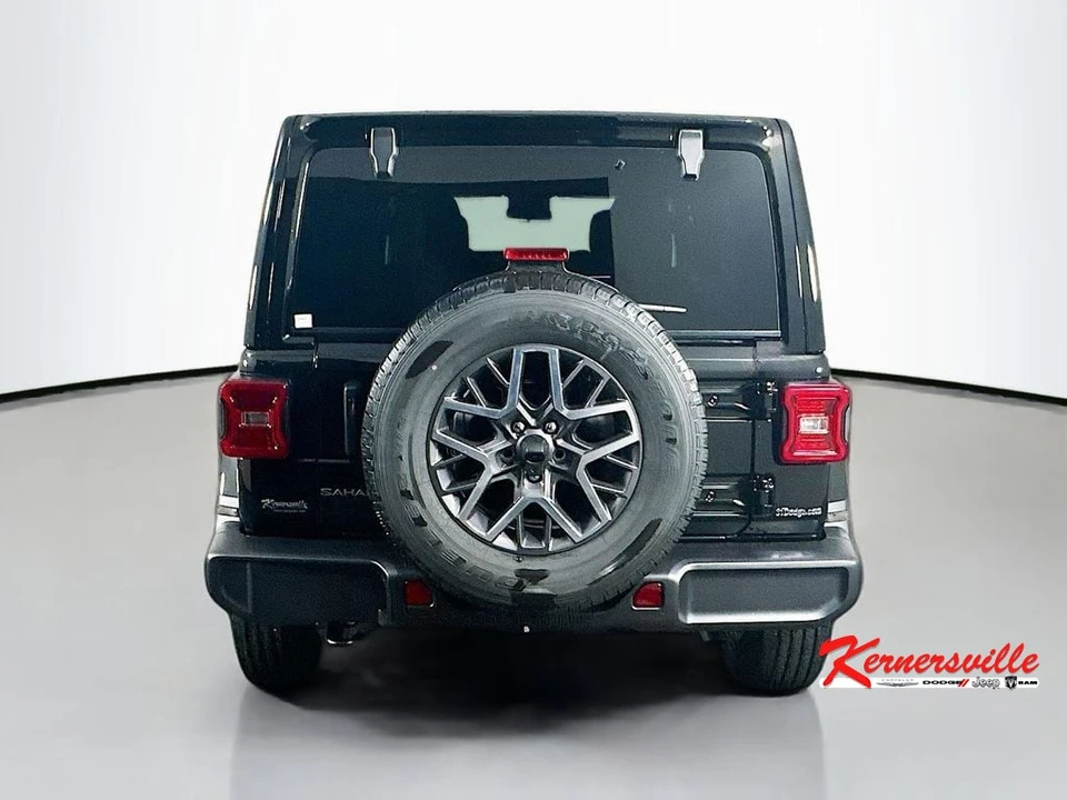 2025 Jeep JL Wrangler - Image 6 of 12