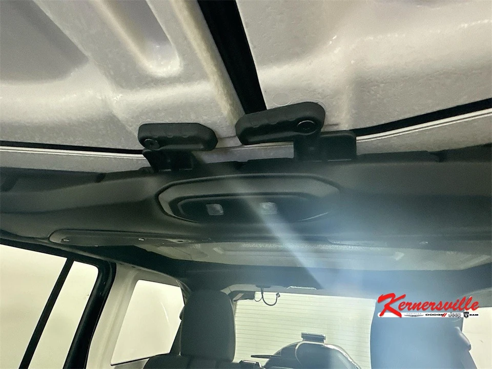 2025 Jeep JL Wrangler - Image 14 of 20