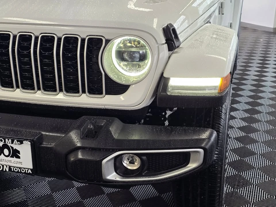 2025 Jeep JL Wrangler - Image 10 of 20