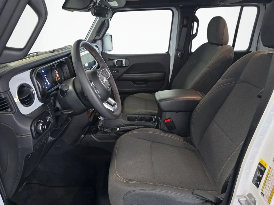2025 Jeep JL Wrangler - Image 17 of 20