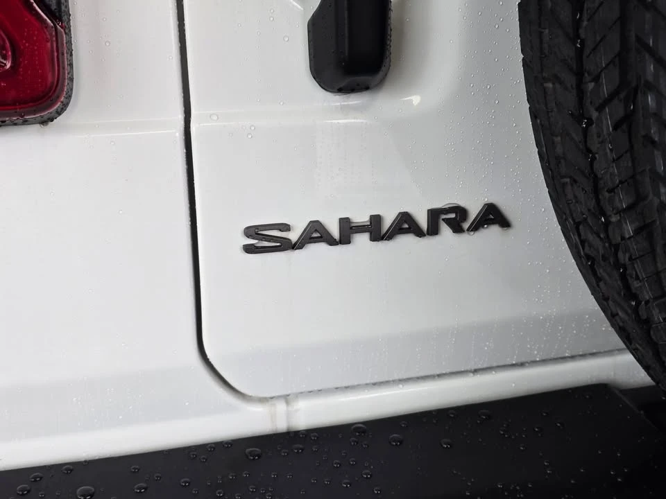 2025 Jeep JL Wrangler - Image 14 of 20