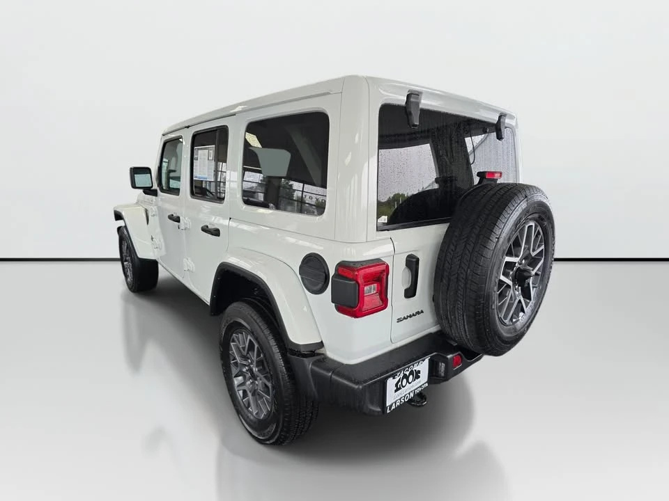 2025 Jeep JL Wrangler - Image 3 of 20