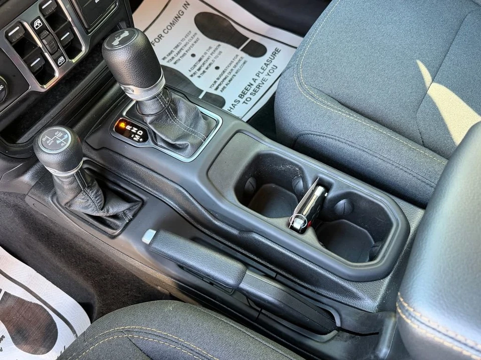 2025 Jeep JL Wrangler - Image 9 of 30