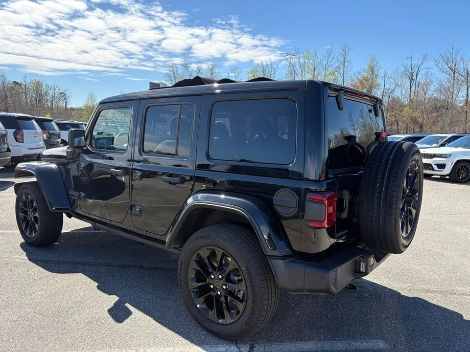 2025 Jeep JL Wrangler - Image 7 of 30