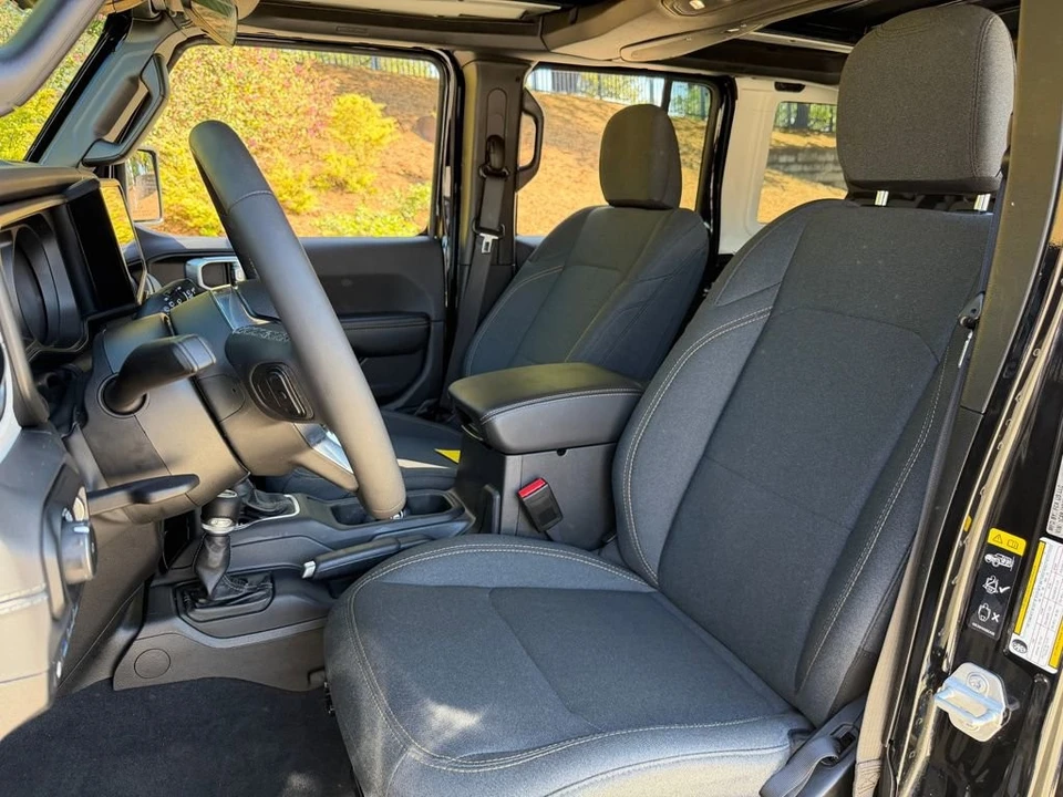 2025 Jeep JL Wrangler - Image 30 of 30
