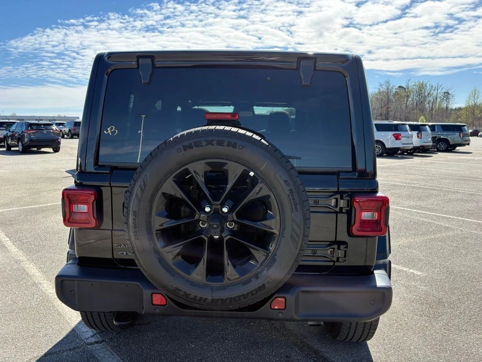 2025 Jeep JL Wrangler - Image 6 of 30