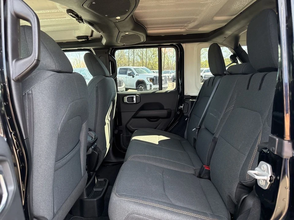 2025 Jeep JL Wrangler - Image 10 of 21