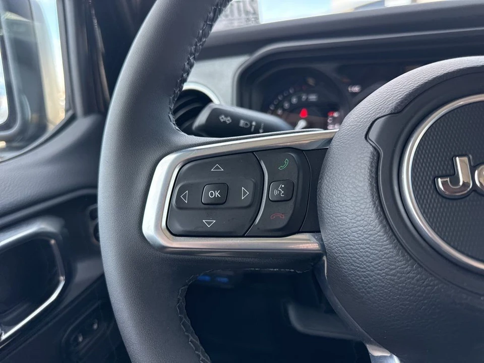2025 Jeep JL Wrangler - Image 14 of 21