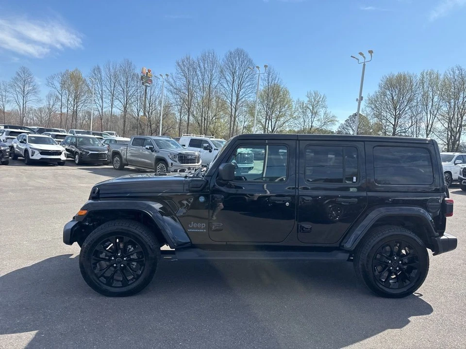 2025 Jeep JL Wrangler - Image 2 of 21