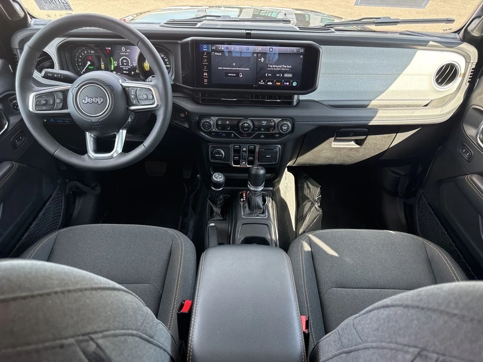 2025 Jeep JL Wrangler - Image 12 of 21