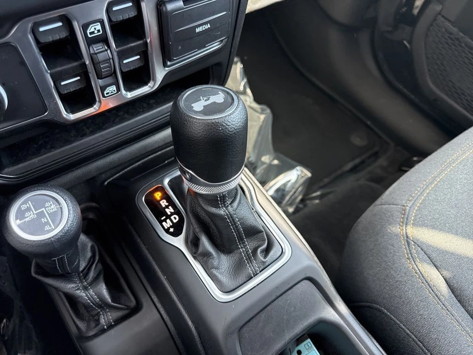 2025 Jeep JL Wrangler - Image 16 of 21