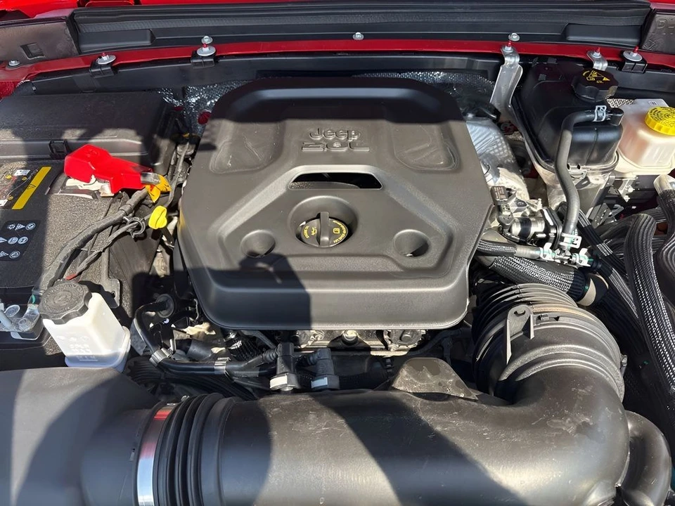 2025 Jeep JL Wrangler - Image 29 of 31