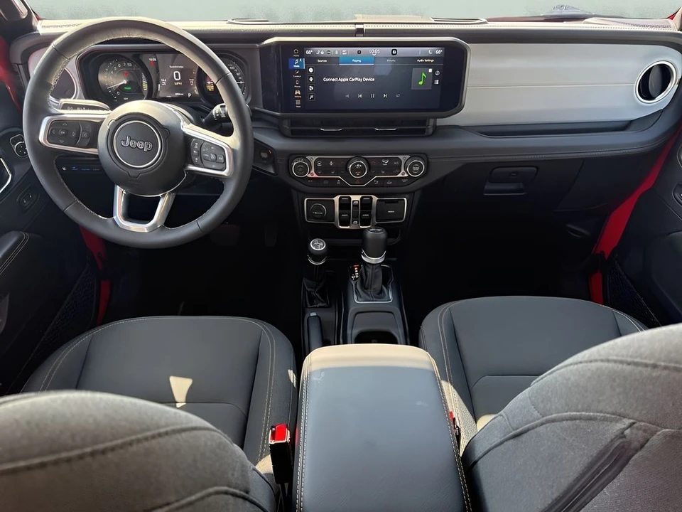 2025 Jeep JL Wrangler - Image 12 of 31