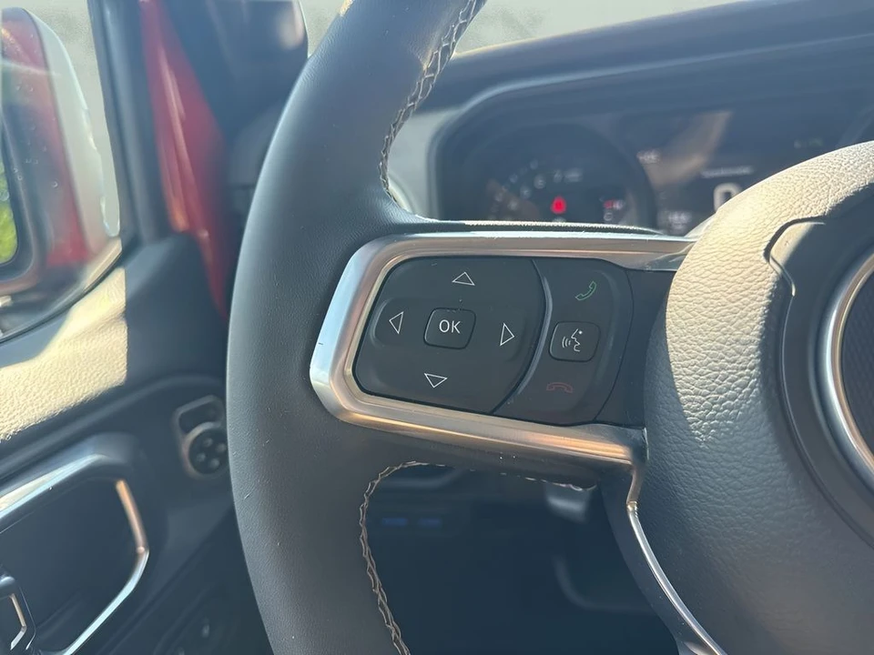 2025 Jeep JL Wrangler - Image 14 of 31