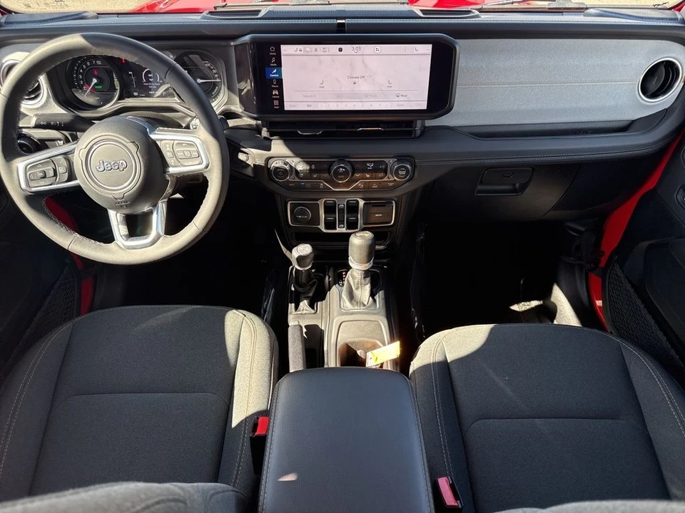 2025 Jeep JL Wrangler - Image 12 of 31