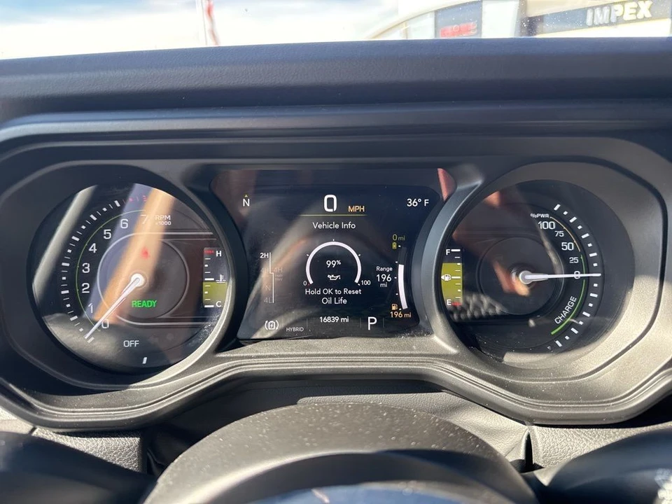 2025 Jeep JL Wrangler - Image 24 of 31