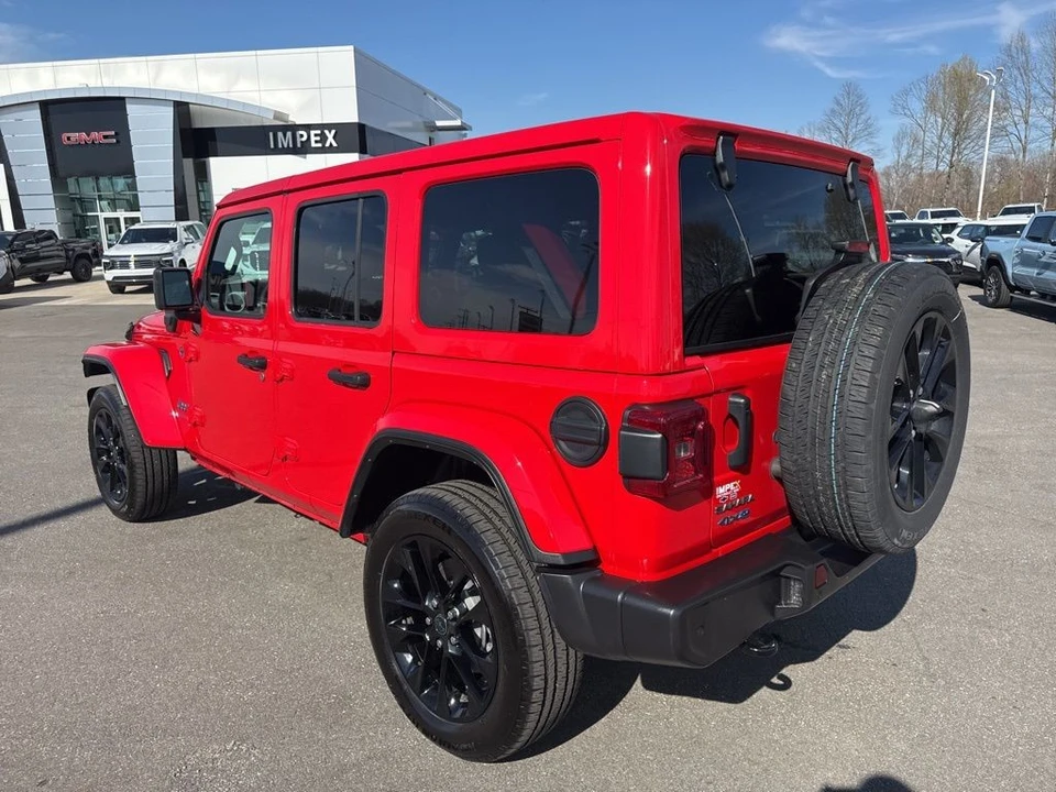2025 Jeep JL Wrangler - Image 3 of 31