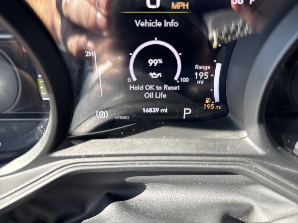 2025 Jeep JL Wrangler - Image 25 of 31