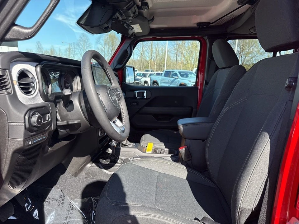 2025 Jeep JL Wrangler - Image 9 of 31