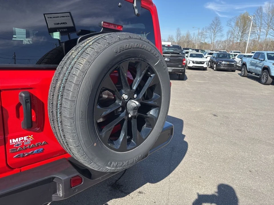 2025 Jeep JL Wrangler - Image 30 of 31