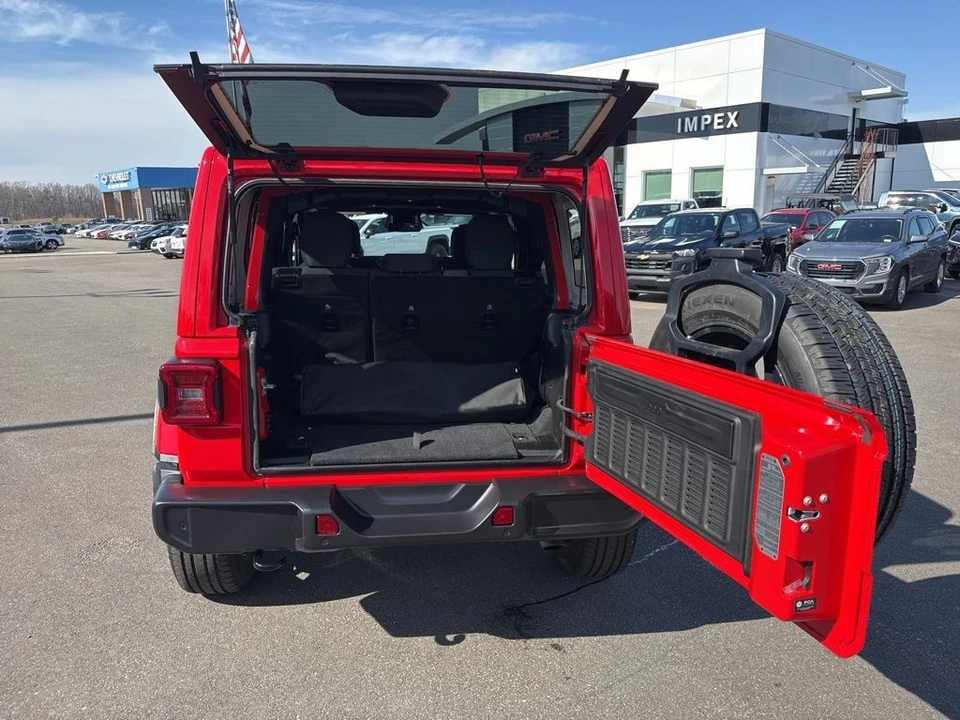 2025 Jeep JL Wrangler - Image 29 of 31