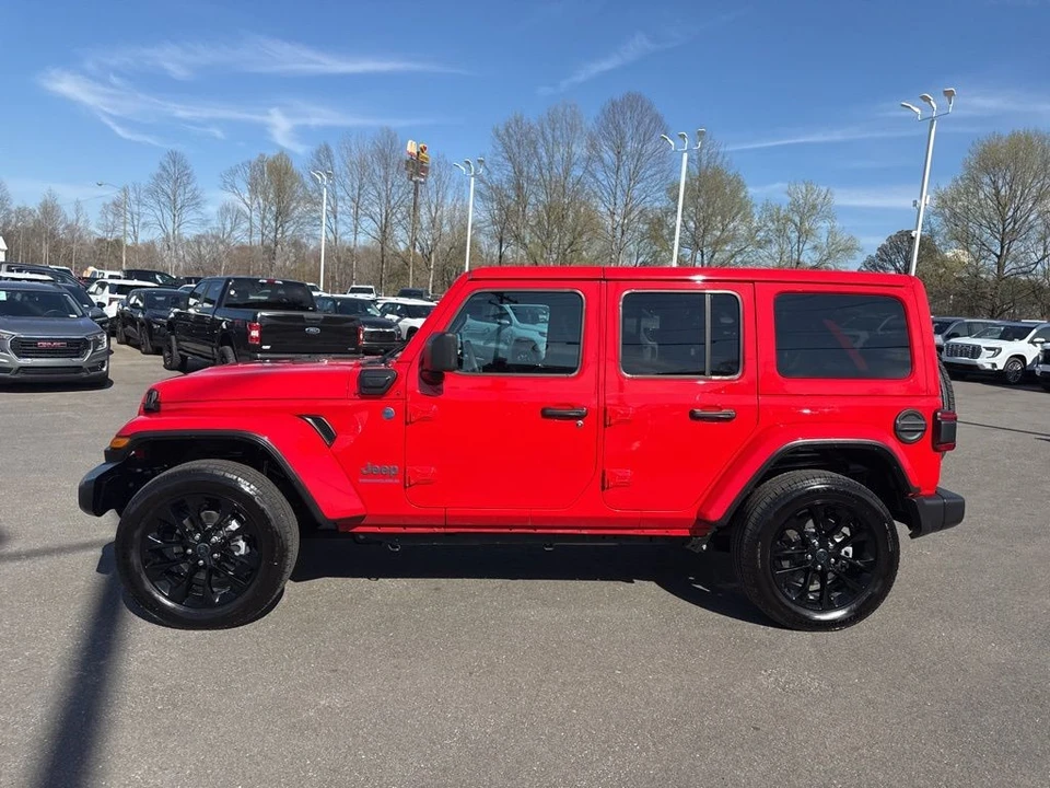2025 Jeep JL Wrangler - Image 2 of 31