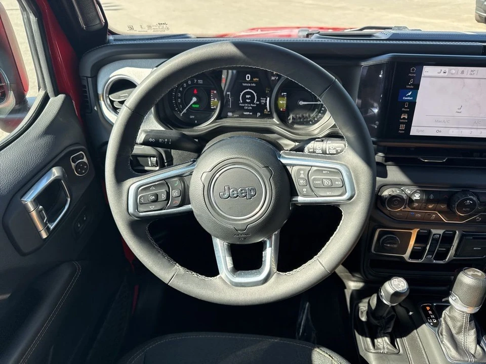 2025 Jeep JL Wrangler - Image 13 of 31