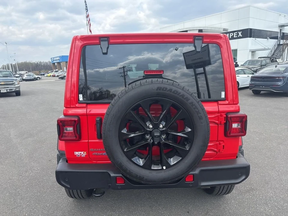 2025 Jeep JL Wrangler - Image 4 of 31