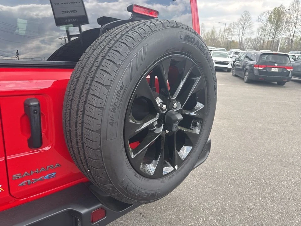 2025 Jeep JL Wrangler - Image 27 of 31