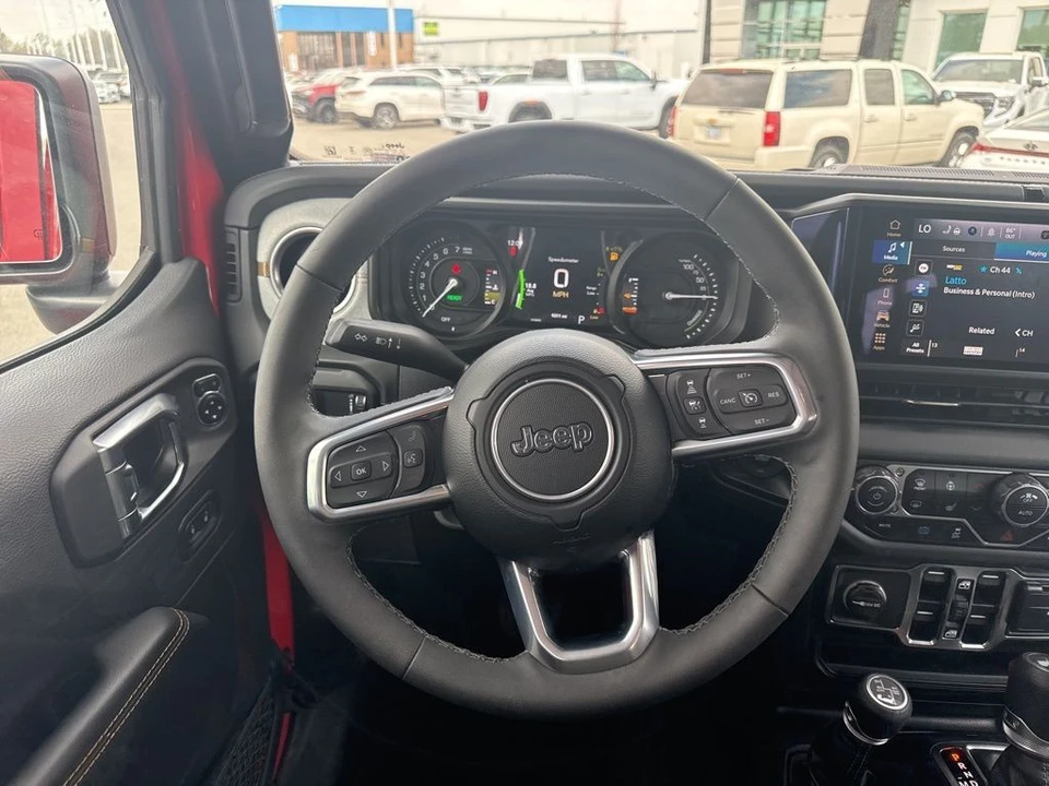 2025 Jeep JL Wrangler - Image 13 of 31