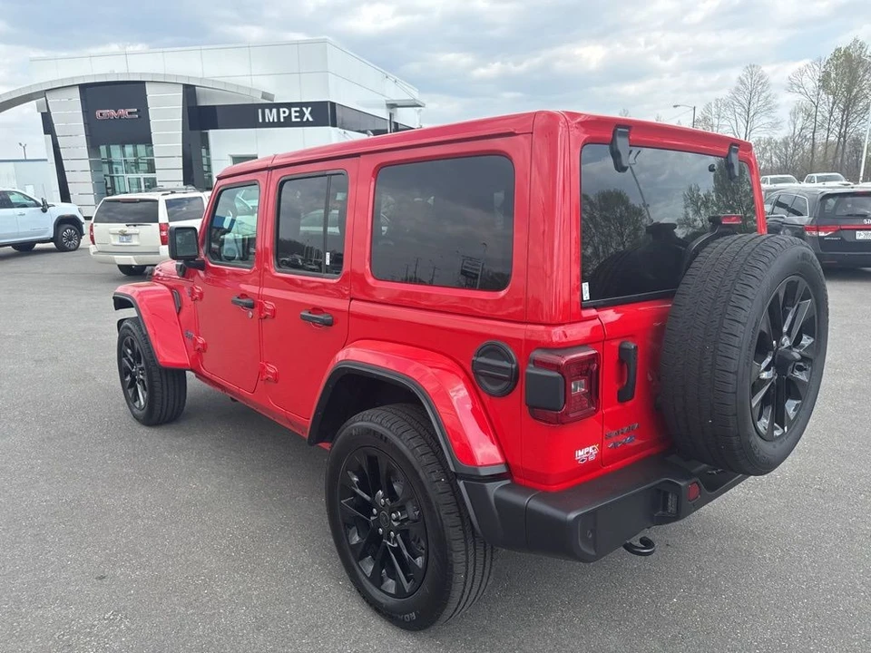 2025 Jeep JL Wrangler - Image 3 of 31