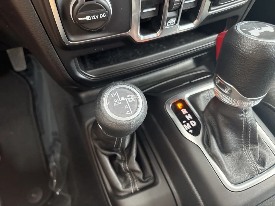 2025 Jeep JL Wrangler - Image 20 of 31