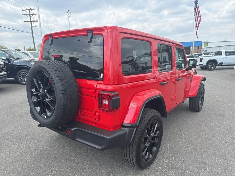 2025 Jeep JL Wrangler - Image 5 of 31