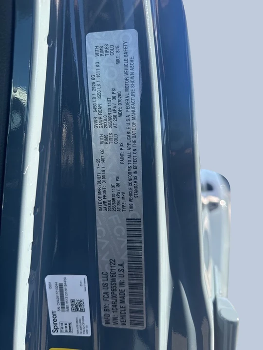 2025 Jeep JL Wrangler - Image 29 of 31