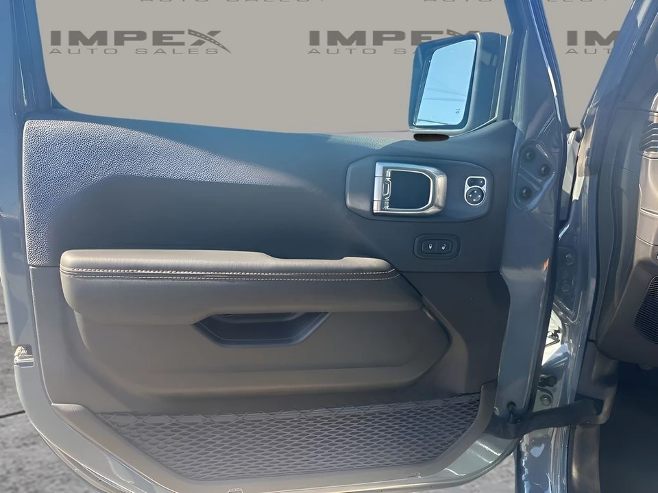 2025 Jeep JL Wrangler - Image 26 of 31