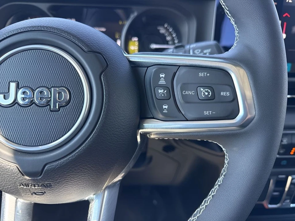 2025 Jeep JL Wrangler - Image 14 of 21