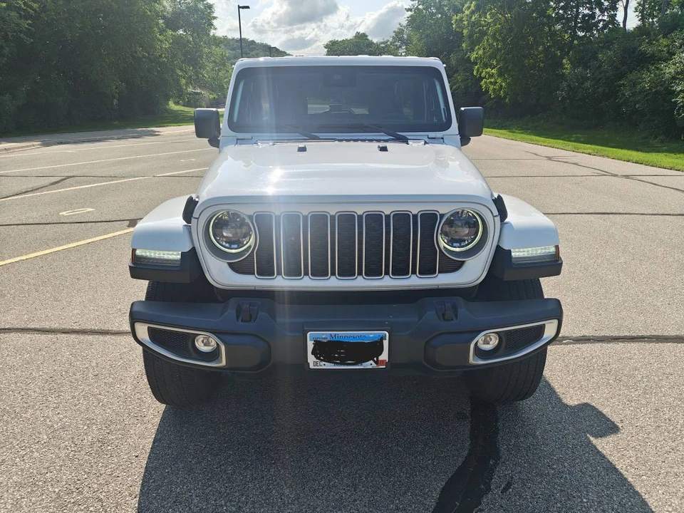 2025 Jeep JL Wrangler - Image 2 of 6