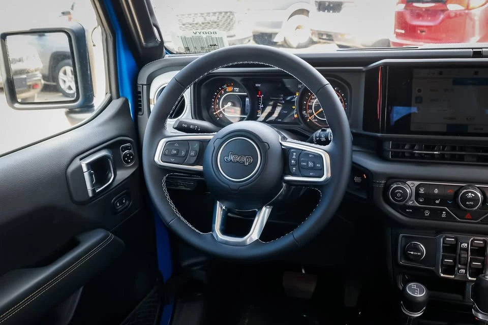 2025 Jeep JL Wrangler - Image 14 of 20