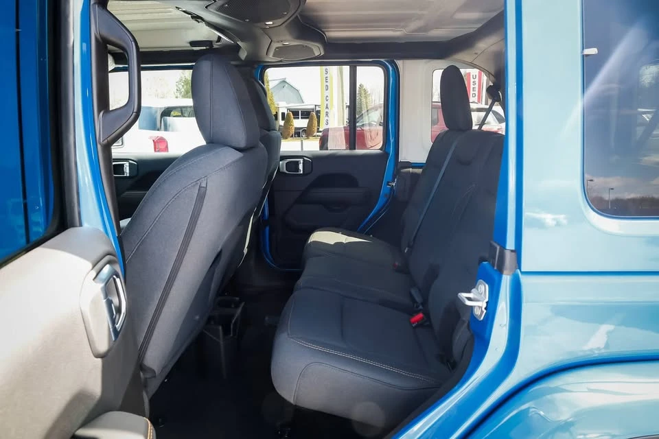 2025 Jeep JL Wrangler - Image 9 of 20