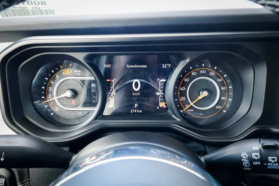 2025 Jeep JL Wrangler - Image 18 of 20