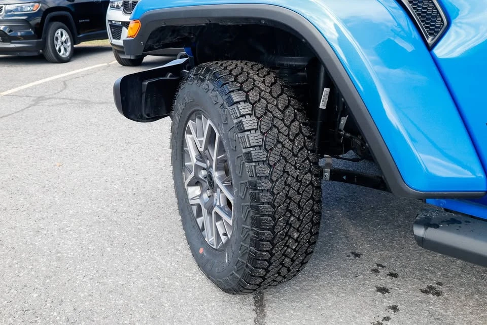 2025 Jeep JL Wrangler - Image 7 of 20