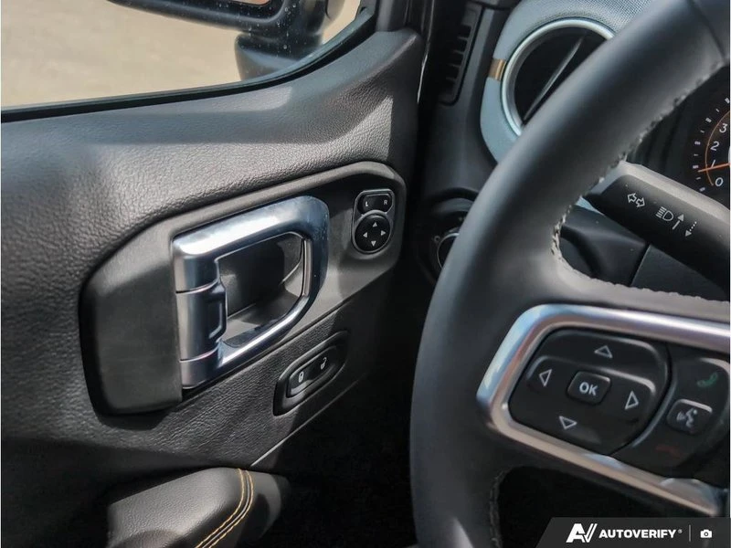 2025 Jeep JL Wrangler - Image 14 of 20