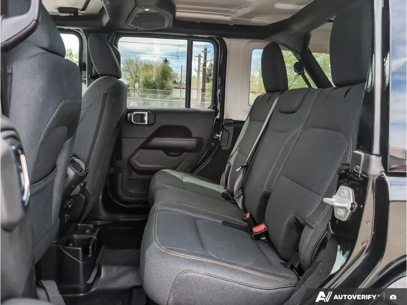 2025 Jeep JL Wrangler - Image 18 of 20