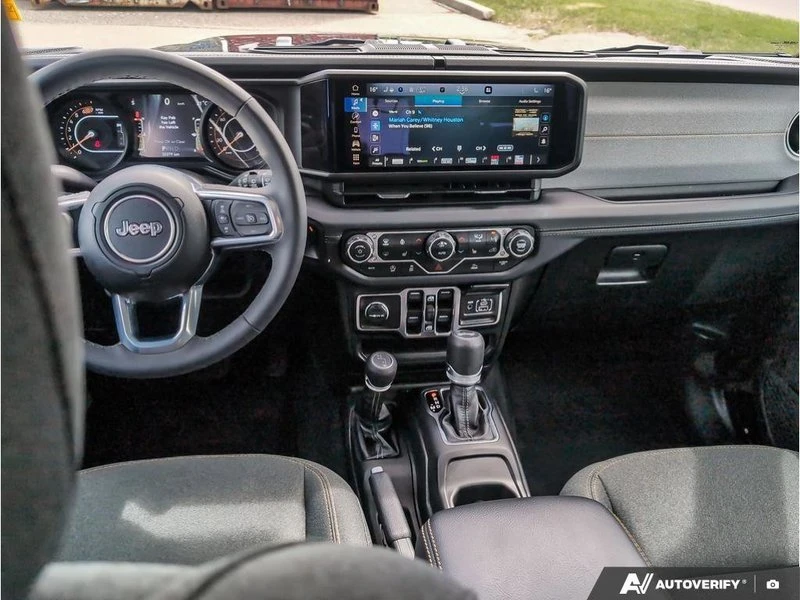 2025 Jeep JL Wrangler - Image 19 of 20
