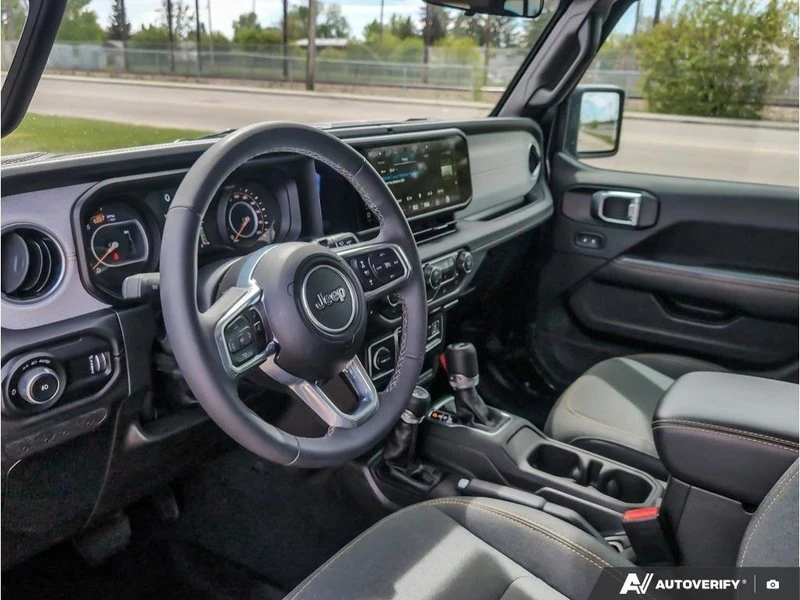 2025 Jeep JL Wrangler - Image 10 of 20
