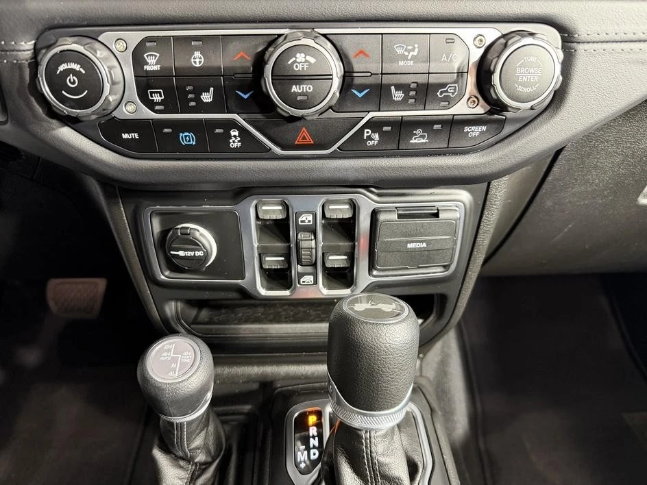 2025 Jeep JL Wrangler - Image 26 of 31