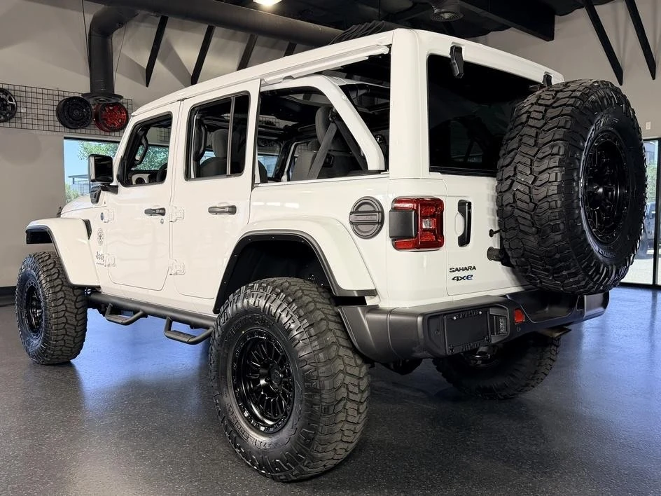 2025 Jeep JL Wrangler - Image 5 of 31