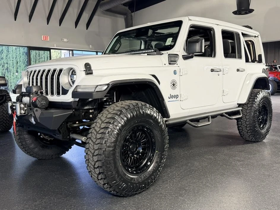 2025 Jeep JL Wrangler - Image 3 of 31