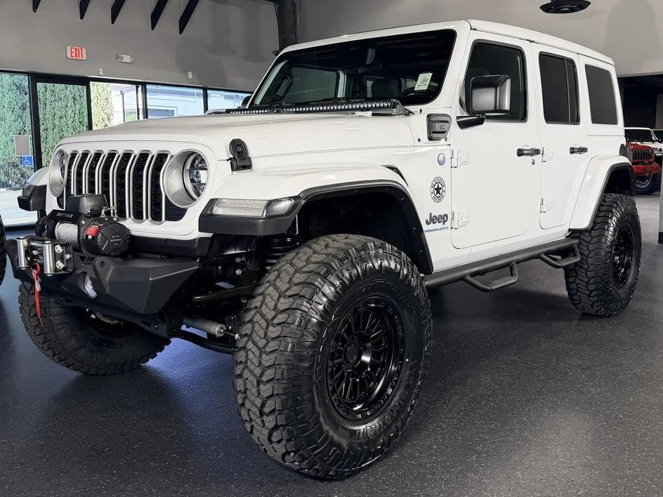 2025 Jeep JL Wrangler - Image 12 of 31