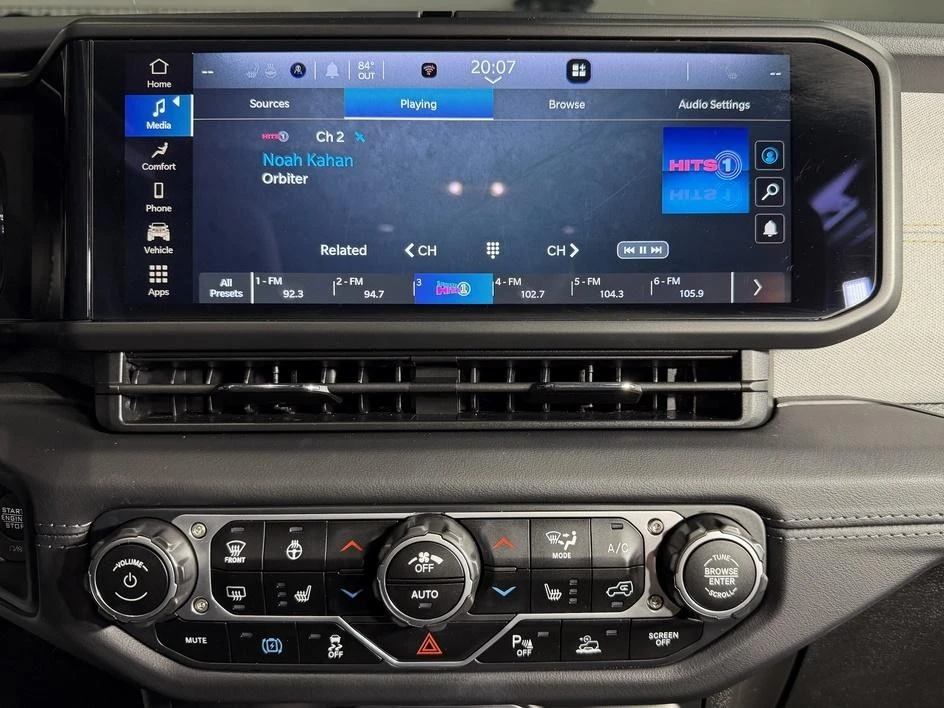 2025 Jeep JL Wrangler - Image 25 of 31